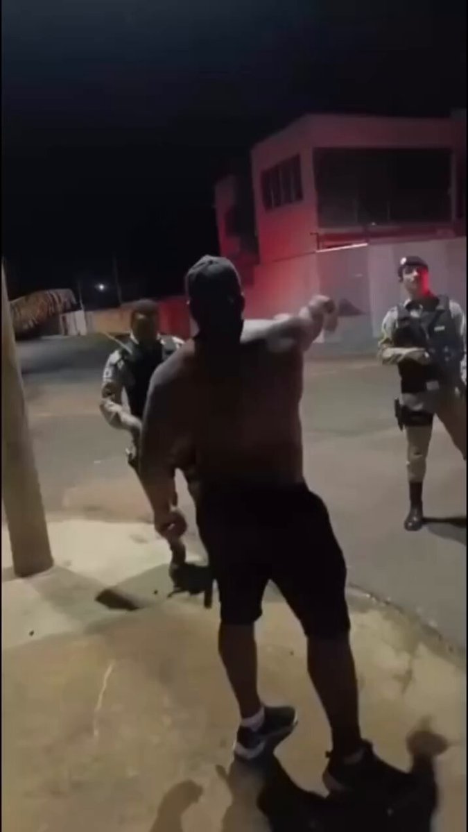 Meu pai era trabalhador um ótimo marido , essa é a narrativa depois que acontece o pior. Atrapalhar o trabalho da policia e tentar intimidar policiais nunca é um bom negócio , nesse caso não aconteceu o pior !