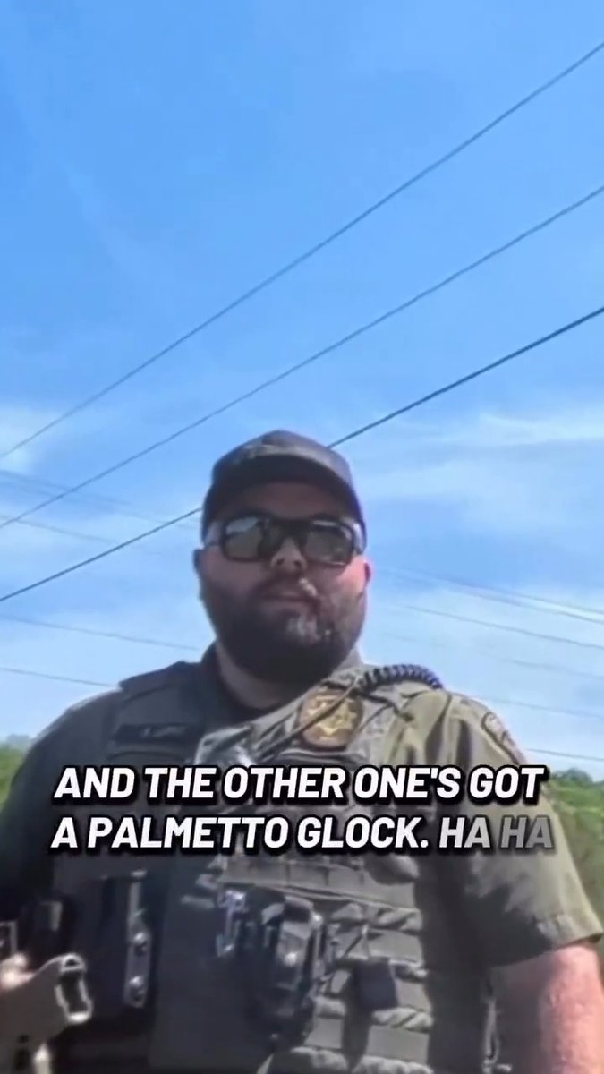 This cop woke up and chose (metaphorical) violence 😎😂 #glock #cops #EDC #dagger #PSA