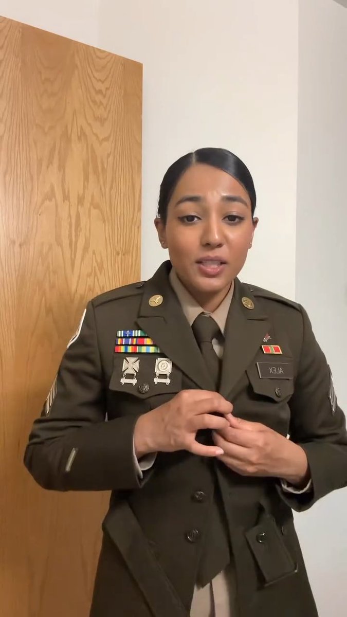 Debajo de cada uniforme, hay tesoros escondidos