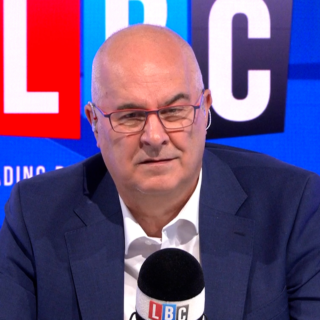 'I'm not promoting left-wing politics, I'm promoting common sense!' Iain Dale 🏴🇬🇧 ⚒️ goes head-to-head with caller Steve, who believes anyone born outside the UK should not be able to stand for Parliament.