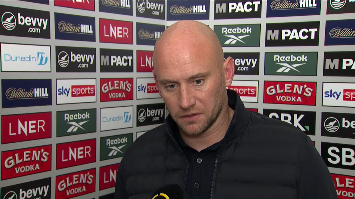 🥬 Hibernian Football Club head coach David Gray reflects on tonight's 3-1 Edinburgh Derby loss "It's going to hurt, but we need to stick together in these periods because games come thick and fast" 🗣️