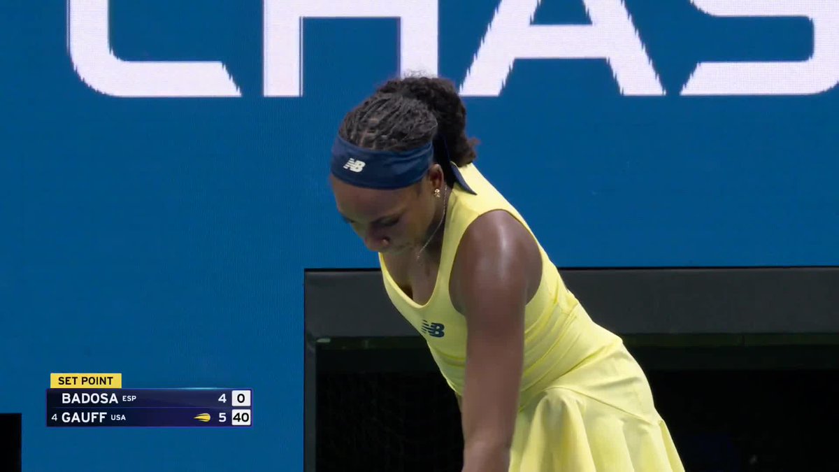 Serve and volley for the set! Coco takes the opener over Badosa 6-4.
