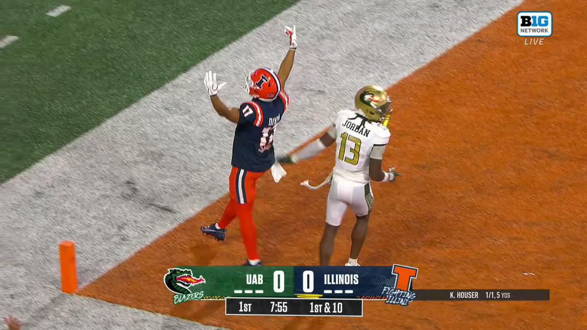 Houser finds Dixon to put Illinois Football on the board first 😤 Watch on Big Ten Network