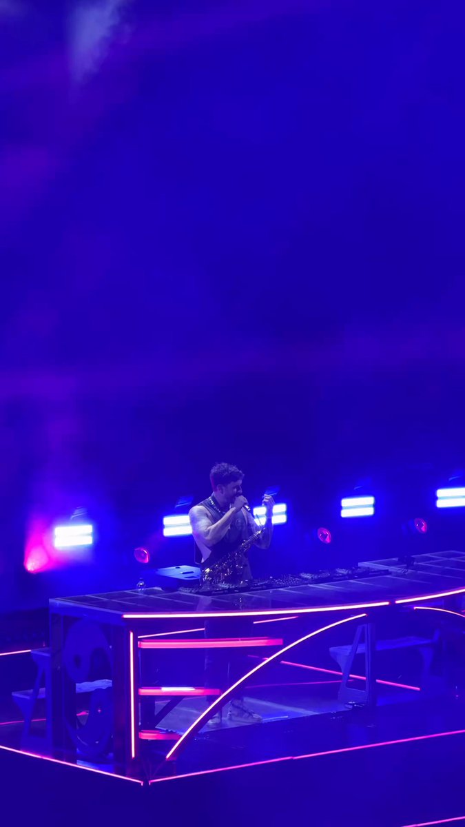 GRiZ’s saxophone broke in the middle of the show at Red Rocks — and a fan saved the day by somehow having the exact piece needed to fix it in his car. You have to see this one to believe it.