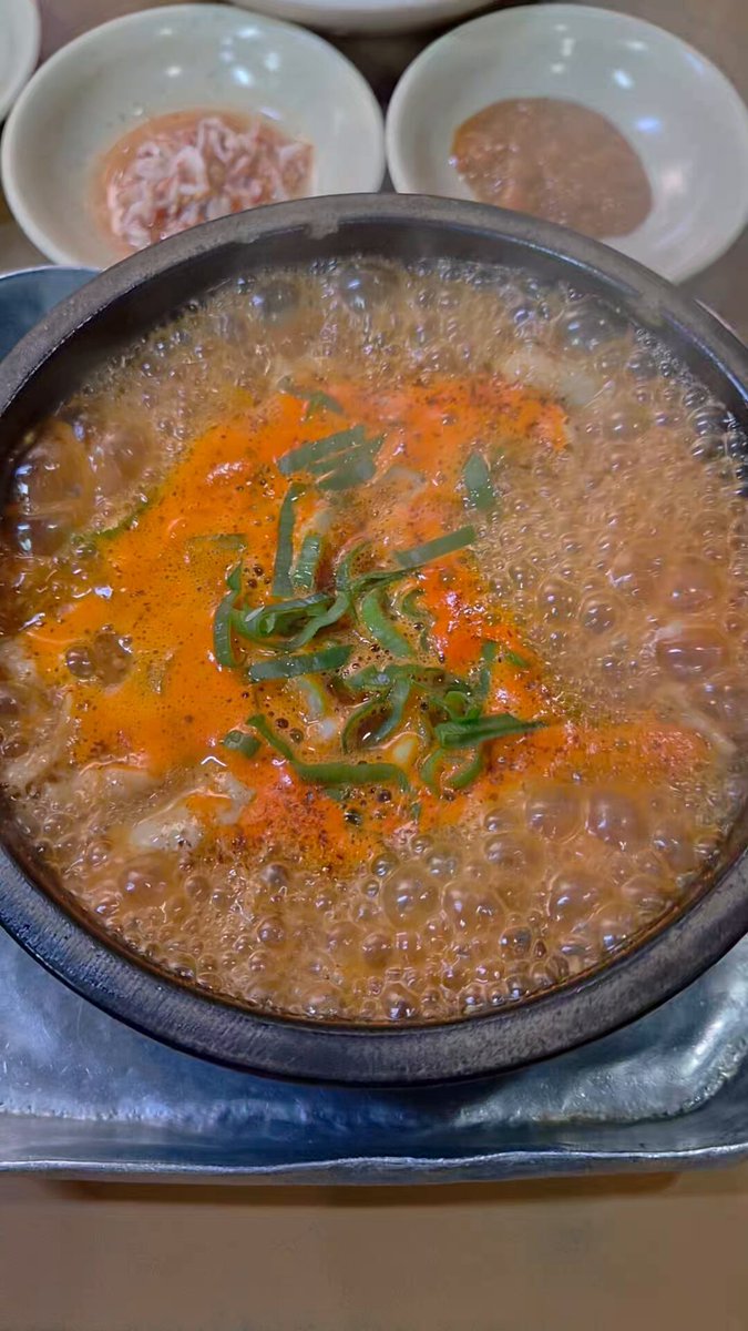 ソウルで一番のスンデククの店 화목순대국 서울 종로구 새문안로5길 11 久々に来たけど、相変わらずの行列(20分待ち)。で、やっぱし... 旨すぎ また来よう 光化門駅8番出口すぐやから、観光やらで来てる方々も是非