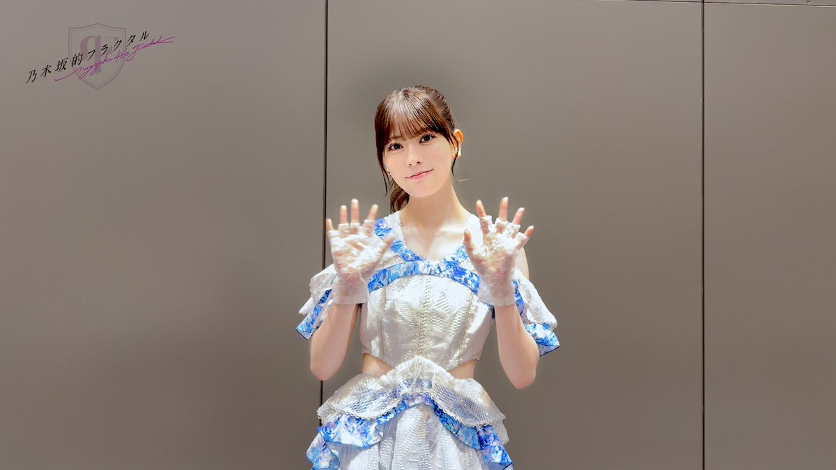 💙#乃木坂46 アニバーサリー💙 3期生結成10周年を記念して、 #岩本蓮加 さん🎸からお祝いコメントをいただきました! これまでの思い出と今の活動への思いを語ってくれました👀 ▼高画質版はこちら #乃木フラ