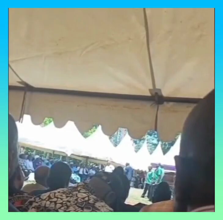 " Toka huko, kuja huku wantam. Uncle umearibu. Sisi ni Sifuna. Hapa ni Edwin Sifuna."- A government propagandist was heckled in Kakamega for trying to sell President William Ruto’s agenda.
