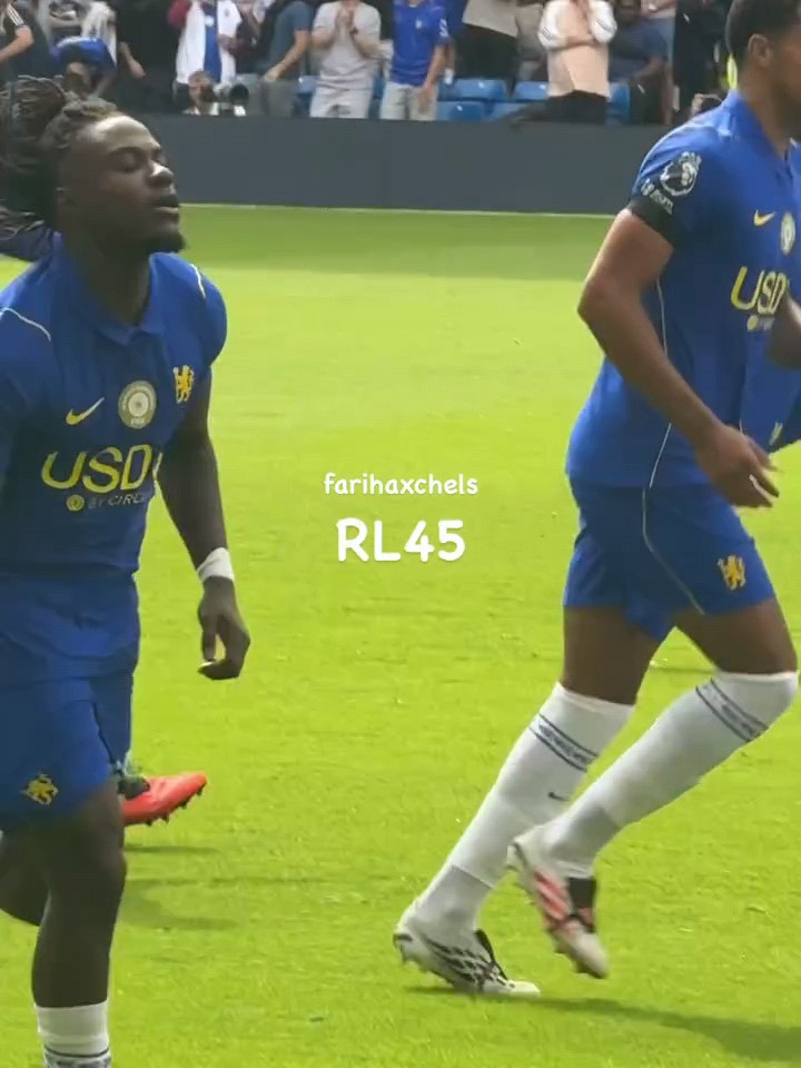 Lavia was still celebrating with gusto untill João pedro signalled that the gaffer wants to see him. So happy for lavia man From {FarihaxChels]