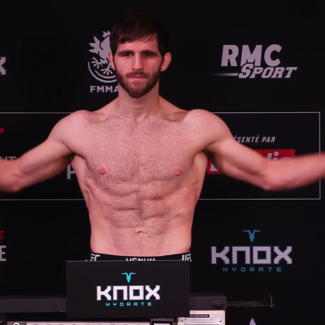 Matthieu Letho Duclos valide la pesée à 83,9 kg ! 🇫🇷🔥 #UFCParis