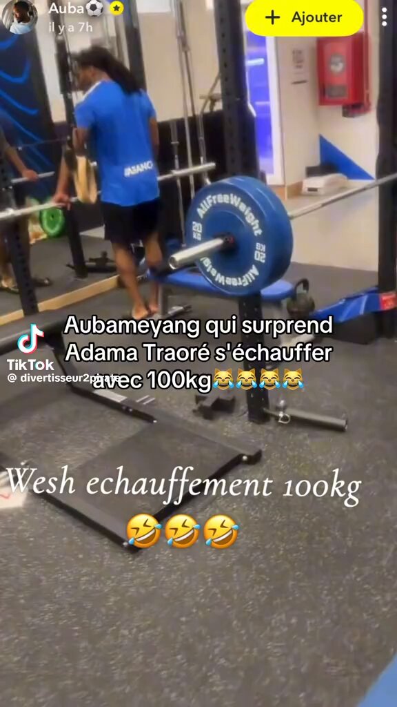“Básicamente, esto es el calentamiento😂” Aubameyang vacilando a Adama Traoré mientras entrenan en el gym🤣 Que grandes son🙌🏻🙌🏻🙌🏻
