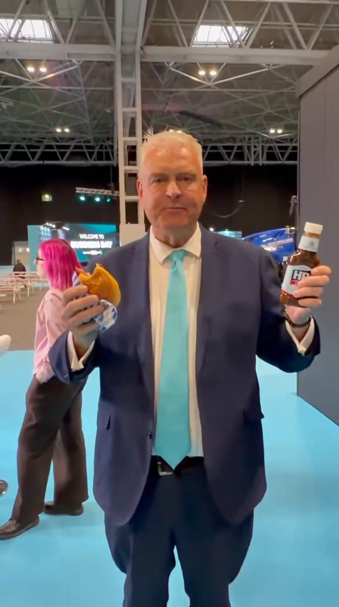 Is it a barm or a cob, Lee Anderson MP ? 🤔
