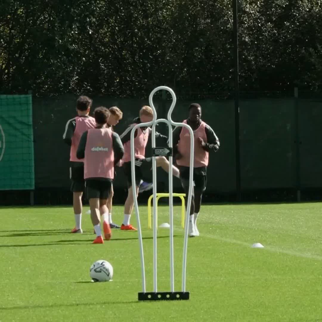 🗣️ "Big issue in the left-back area" Celtic prepare for their top of the table clash with St Mirren this Saturday, with Martin O'Neill aiming to have several solutions following injuries to key stars.