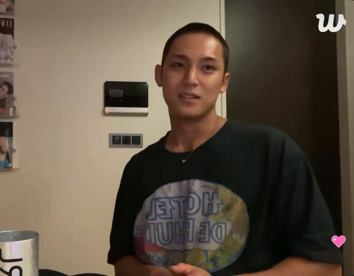 빵 나눠먹을 사람이 집에 한명뿐이잖아