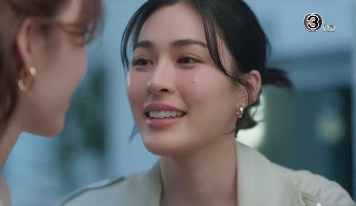 : คิดถึงมาก ๆๆๆ เหมือนกันค่ะ ; พี่จุ๊บได้มั้ยย ? : มากกว่าจูบก็ได้ค่ะ เลยยยยย โอ้โหหหห ถ่านไฟเก่ามันร้อนมาก ภาพรวมคนไทยเป็นอะไรกับคนเก่ามากค่ะคุณ กลับมาเจอกันวันแรก มองตาก็รู้ใจ ไม่ต้องพูดอะไรมากมายมากก #วาดฝันวันวิวาห์ตอนจบ