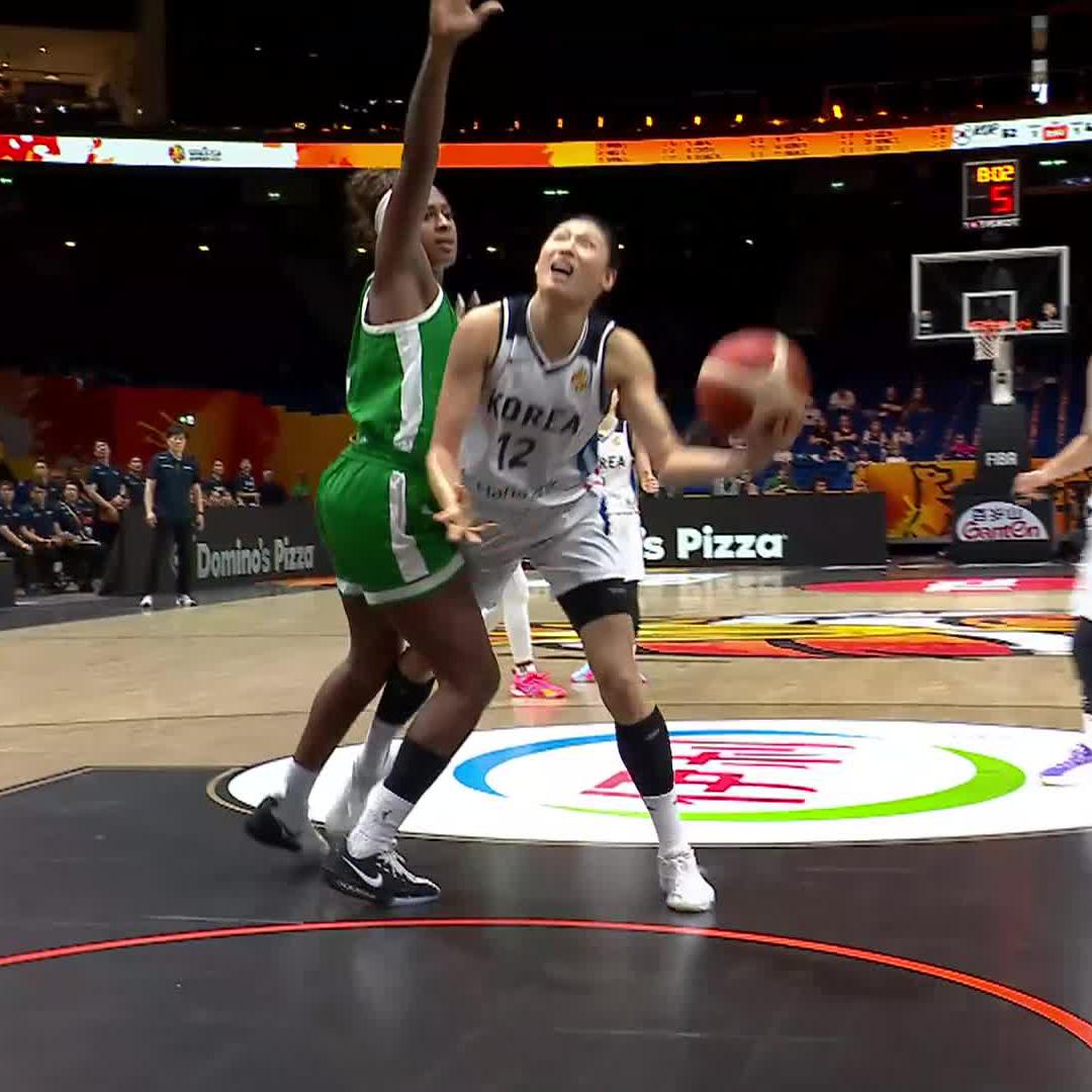 Haeran Lee makes a way 🛣️🇰🇷 #FIBAWWC