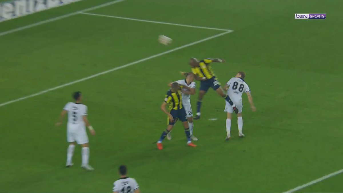 🟡🔵 Fenerbahçe x Beşiktaş ⚫️⚪️ | #FBvBJK ⚽ Andre Ayew’den klas kafa golü! 🔙 Derbi haftasında nostalji gol serimize rekabetin akılda kalan golleriyle devam ediyoruz. 🔜 Yarın akşam | 20.00 | #beINSPORTS 1