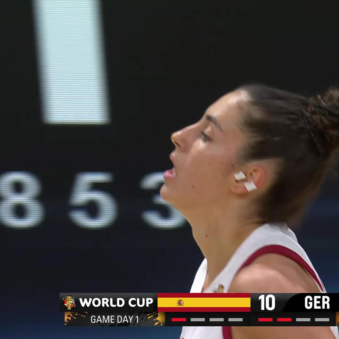 4 TRIPLES AT THE HALF 🔥 Maria Conde's World Cup debut looking good so far 🇪🇸 #FIBAWWC
