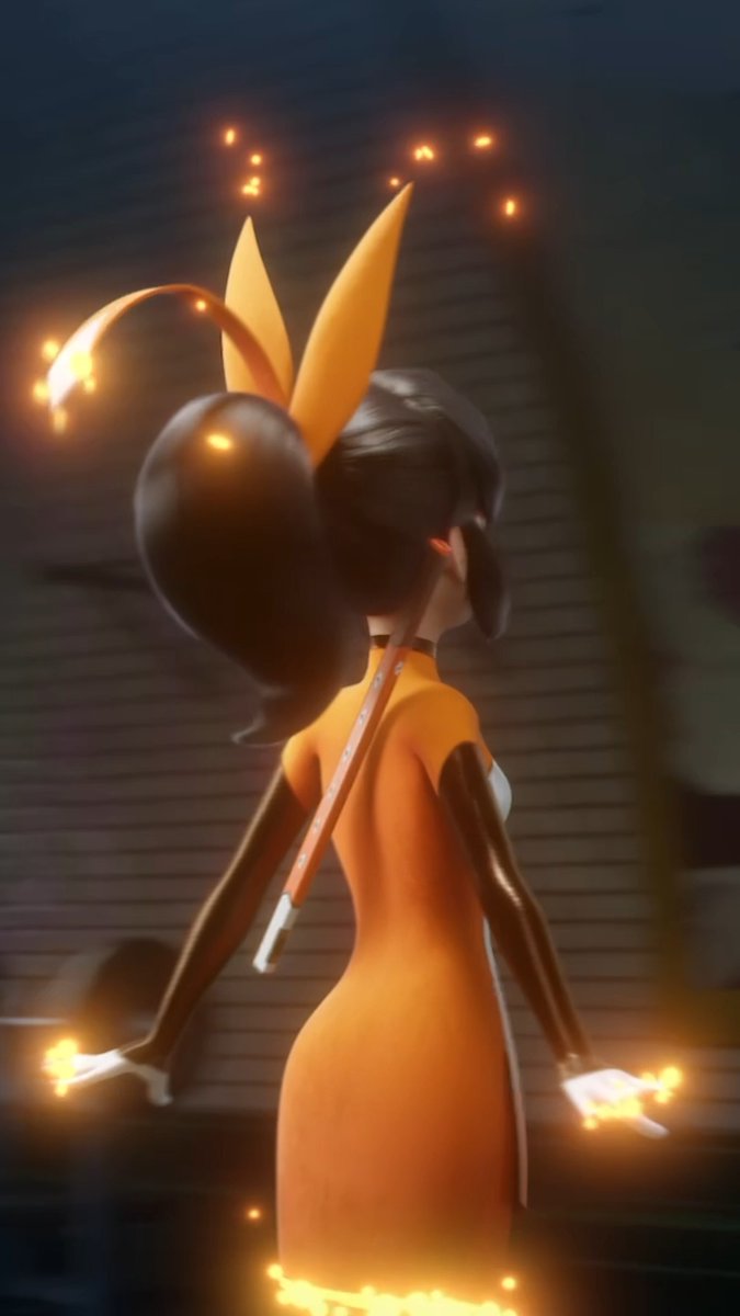No matter the costume, she will save Paris! 💪