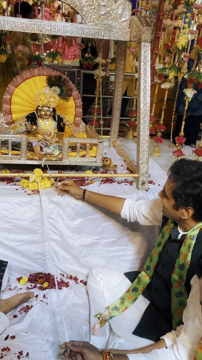 नंद के आनंद भयो, जय कन्हैया लाल की! जय श्री कृष्ण!