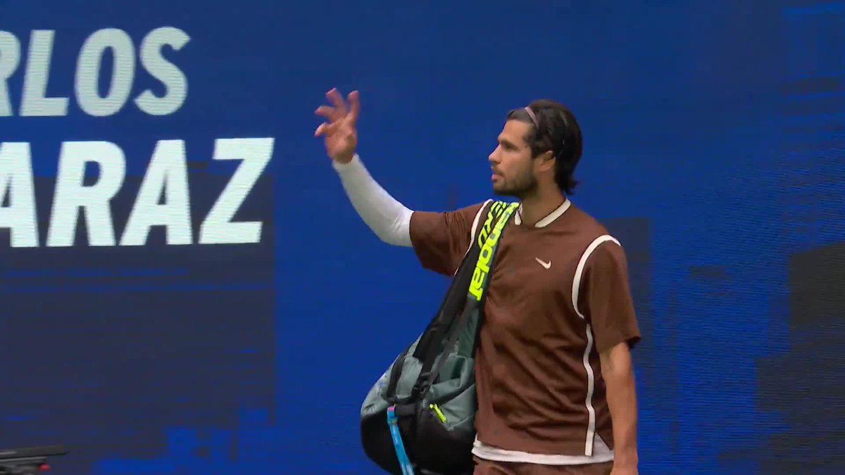 Carlos Alcaraz time on Ashe 🌟 The reigning US Open champion brings a 16-match winning streak at Grand Slams into his R3 match against Wu Yibing!