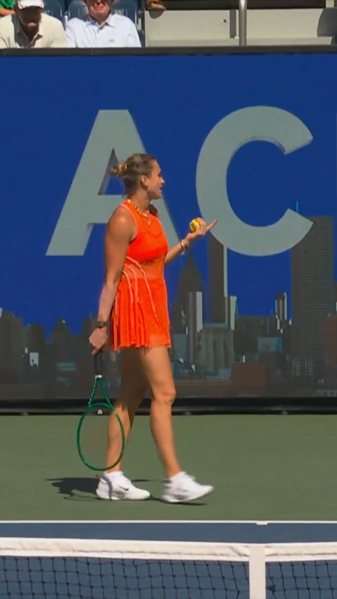 Aryna Sabalenka nie jest zachwycona wonią trawki, jaka znów dominuje na kortach Flushing Meadows 🌿 #USOpen