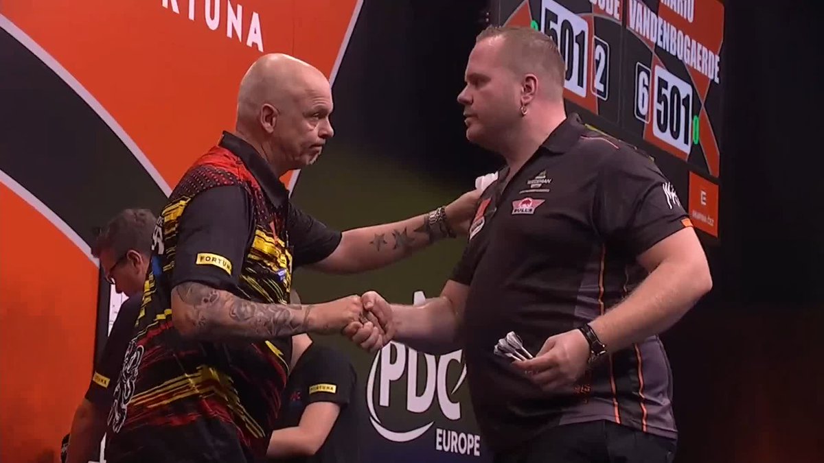 VANDENBOGAERDE KO'S DIRK! 🫣 Mario Vandenbogaerde is through to round two in Prague, as the Belgian beats Dirk van Duijvenbode 6-2! 📺 #ET12