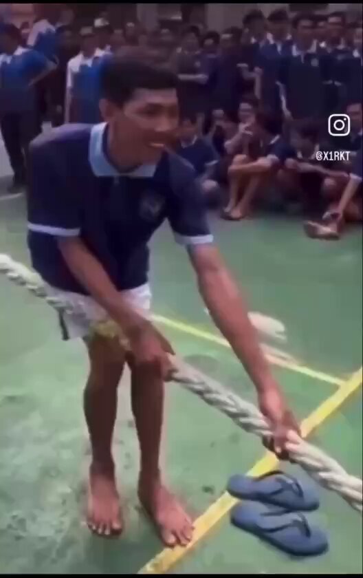 ارتيم بنص الملعب