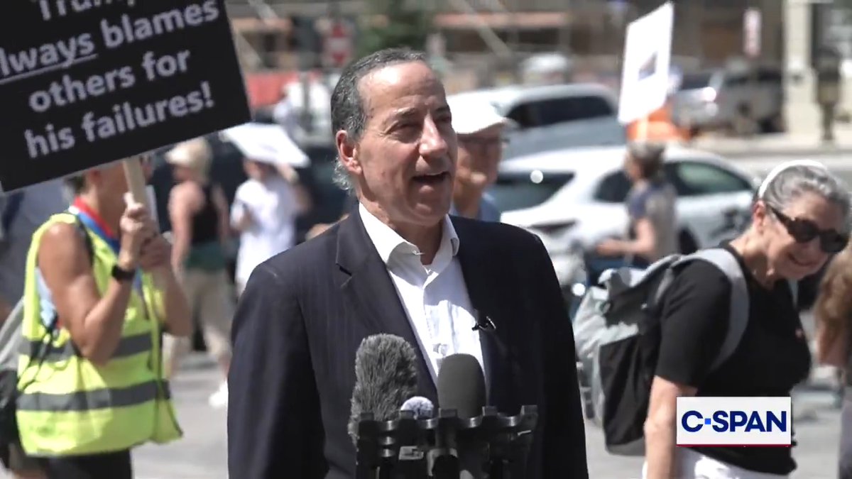 .Rep. Jamie Raskin (D-MD) on the hearing to dismiss the reflecting pool vandalism charges against David Hearn: "He's got nothing to do with the toxic contamination of the reflecting pool... That is a problem with the Trump administration."