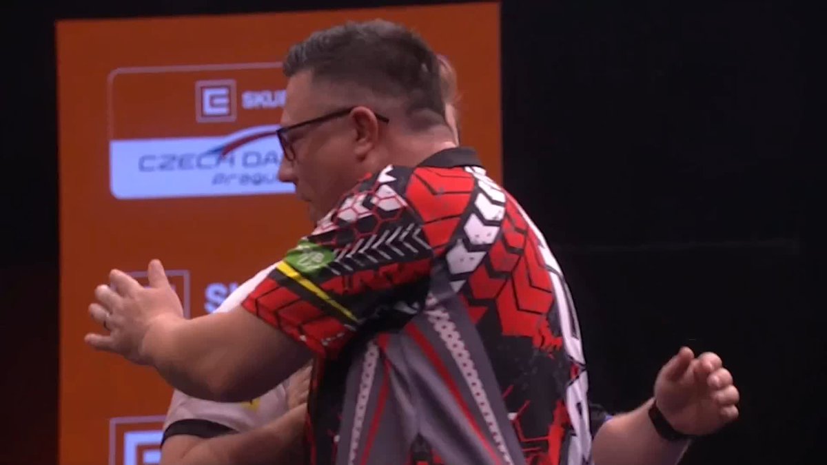 SCHINDY GOES THROUGH! Martin Schindler stops the Rob Owen fightback, as the German beats the Welshman 6-4 to keep his hopes of making the World Grand Prix alive! 📺 #ET12