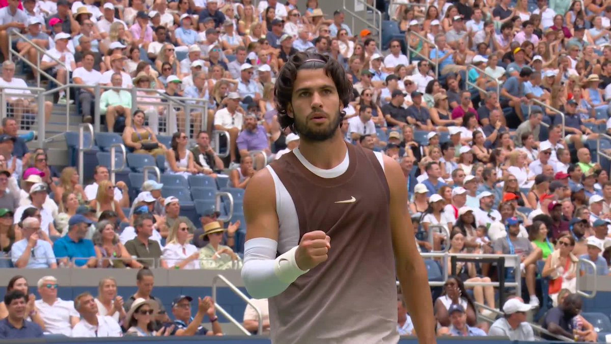 The Carlos Alcaraz inside-in forehand 🤩 Uncontainable.