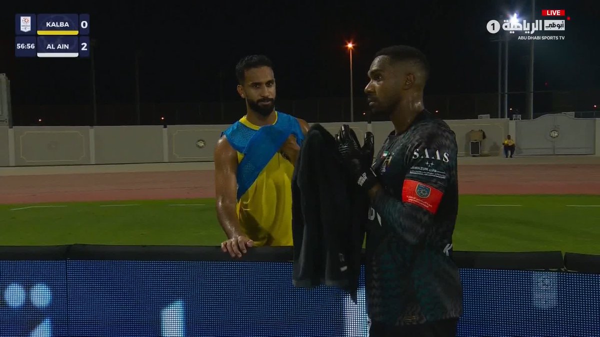 لقطة جميلة في مباراة كلباء والعين بين خالد عيسى ويوسف المهيري 📹 برنامج #FULL_TIME #دوري_أدنوك_للمحترفين