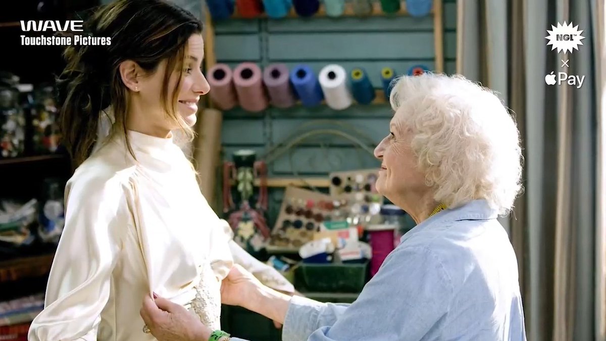 😭 Sandra Bullock remembers Betty White grabbing her breasts on set. 🎥: Wave Sports and Entertainment