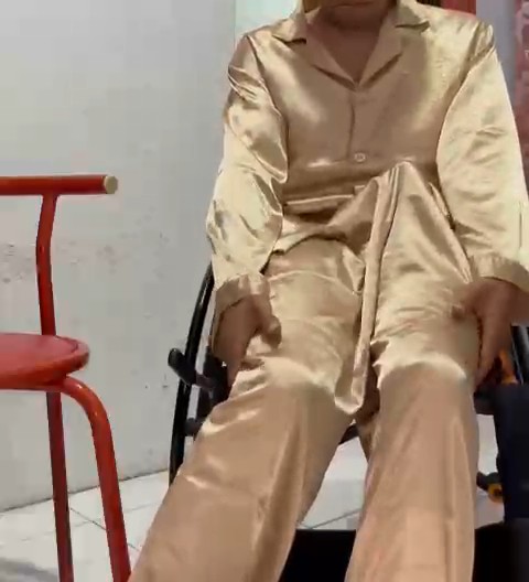 Transfer to the chair...♿ #paraplegic #spinalcordinjury #paralyzed #cederatulangbelakang #wheelchairlife #wheelchairuser #penggunakursiroda #kakilumpuh #lumpuhkaki