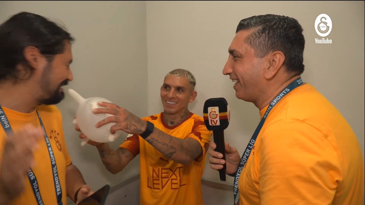 Torreira, Utku'ya takılıyor 😅🎈