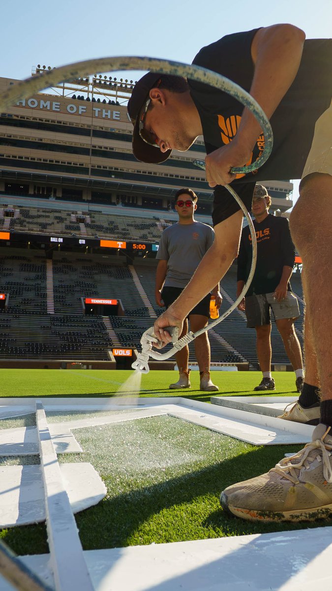 finishing touches #GBO 🍊