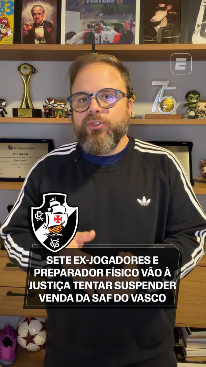 Sete ex-jogadores e um preparador físico acionaram a Justiça nesta sexta-feira (4) para tentar suspender o processo de venda da SAF do Vasco da Gama. Na ação, à qual a ESPN teve acesso, os oito indivíduos, que são todos considerados "Credores Classe I" na recuperação judicial do Cruzmaltino, questionaram a proposta de alienação da chamada UPI Equity e pediram a suspensão do processo competitivo até que sejam esclarecidas diversas questões jurídicas, econômicas e financeiras. Leia a reportagem completa no #FutebolNaESPN