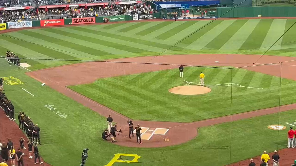 Pirates third-base coach Tony Beasley is one of the nicest people on the planet. He also crushed the national anthem tonight. Here’s a clip: