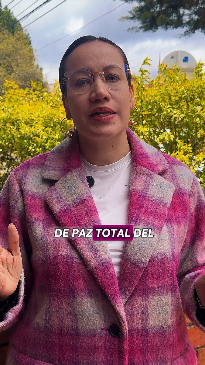 De vuelta a la fracasada política de la tierra arrasada Los invito a leer mi artículo en la Revista Sur, donde analizo la política pública de la Paz Total del presidente Gustavo Petro y los recientes anuncios en materia de seguridad del gobierno de Abelardo de la Espriella.