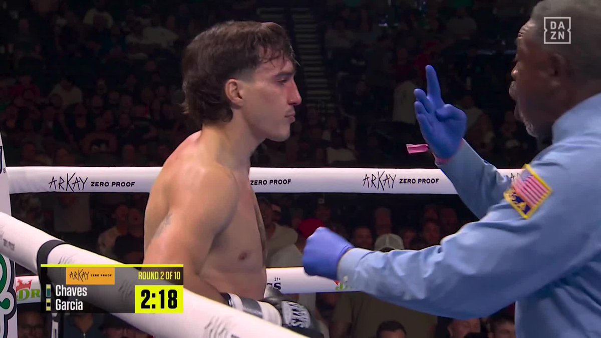 CHAVES IS DOWN 🤯 #TheFight | #RuizKnyba | Live NOW on DAZN and TNT ▪️