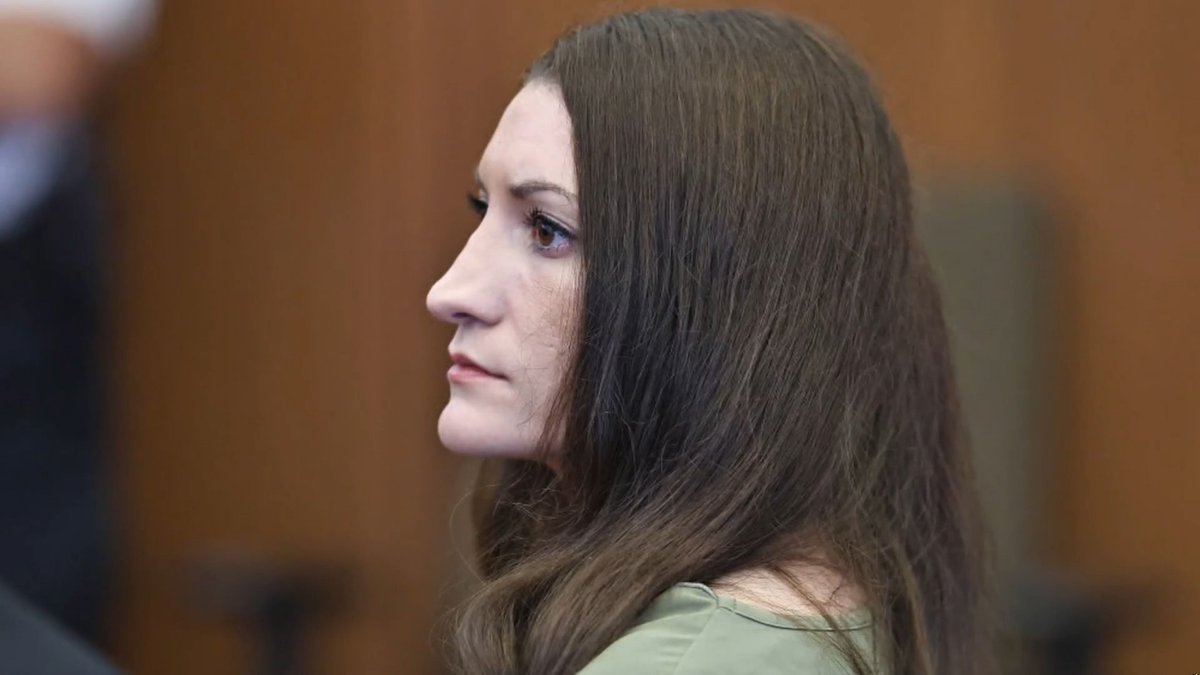 The judge in the trial of Lindsay Clancy declared a mistrial after jurors deliberated for nearly 40 hours over seven days and remained deadlocked. Aaron Katersky reports on the defense attorney's last-ditch effort to avoid a mistrial and what happens next.