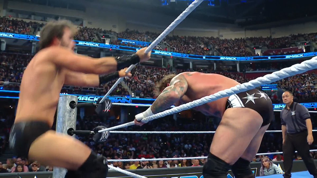 .Johnny Gargano is putting on a show in Cleveland!! 👏 👏