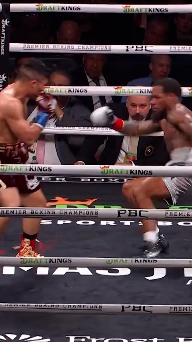 11 years. 29 fights. Nobody had ever put Lamont Roach on the canvas. Not Tank. Not anybody. Then isaac pitbull Cruz landed this left hook in round 3. Pitbull's coming with vengeance. The only Bravo you'll hear is for Cruz's performance. 🥊 #PitbullBravo | LIVE on DAZN Boxing
