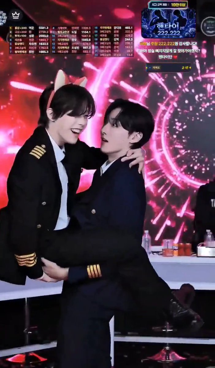 The way his pants just gave up mid-fanservice… 😭 Seongjun-ah you were not built for this 🤣