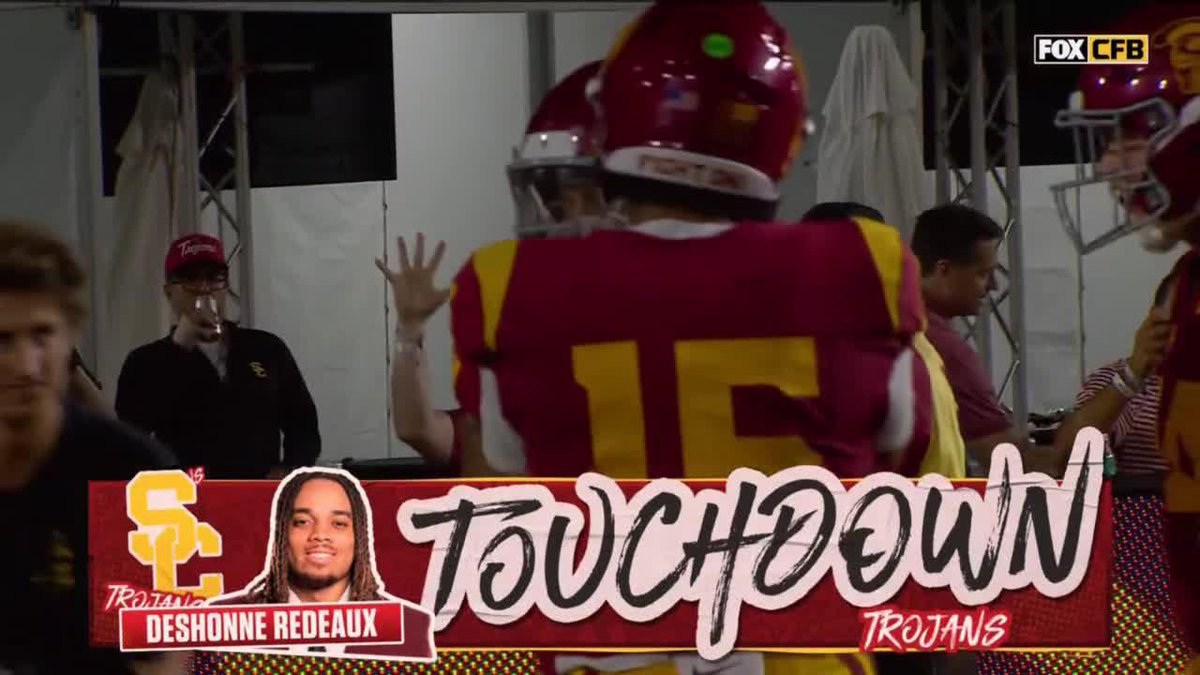 Deshonne Redeaux extends the USC Football ✌️ lead 💪 Watch on FOX