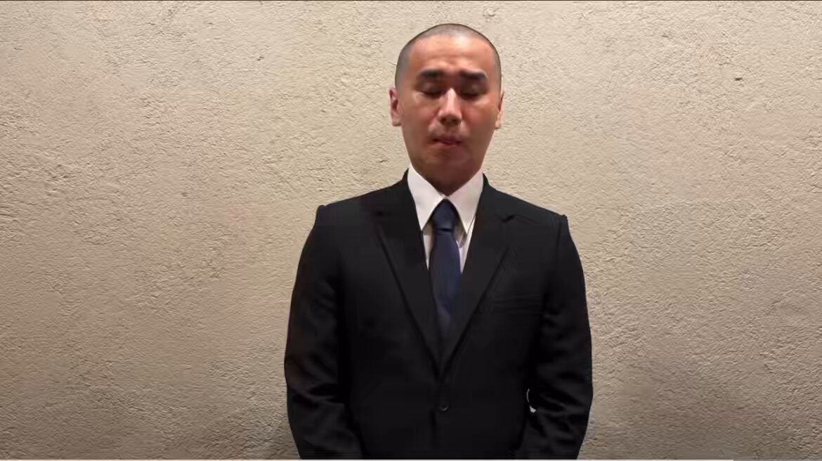 【話題】自称料理人・こめお氏、冷やし蟹ラーメン食中毒で33分号泣謝罪 ■元BreakingDown選手・こめお氏 ・麻布十番納涼まつりで出した冷やし蟹ラーメンからサルモネラ菌検出 ・被害者対応と説明から逃げない、失った信頼を取り戻すとスーツ姿で33分泣く ・自身の店「割烹こめを」は営業停止処分、衛生管理を徹底すると約束 過去には蟹ラーメン通販遅延、キャバクラ遅刻などで炎上済み ↓ 「またか」と再発防止を疑問視する声や、飲食業続けるなという意見が多数（今ここ）
