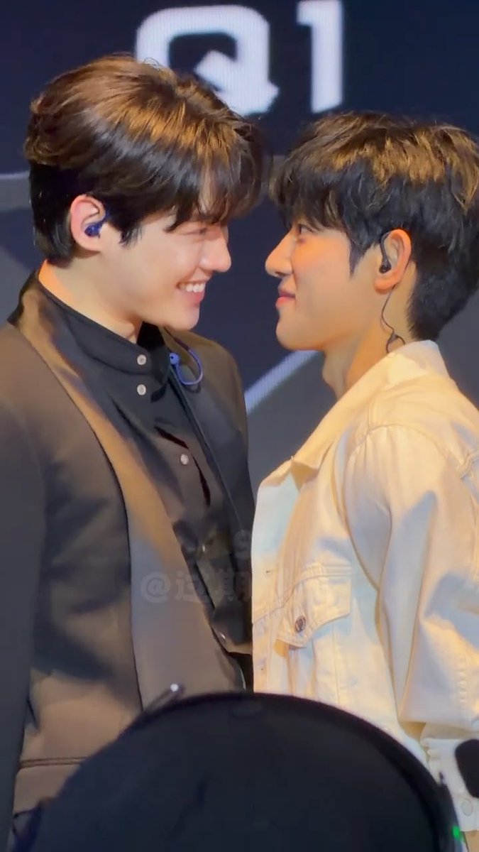 뒤져도 눈 안피하는 연하라 관심있습니다