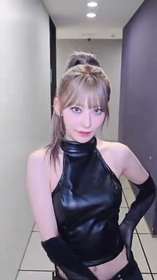 Sakura dancing to ‘CRAZY’ two years ago today.