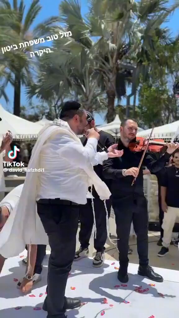 Ruhi çenet şunların da belgeselini yapsana kardeşim meraktan ölüyoruz