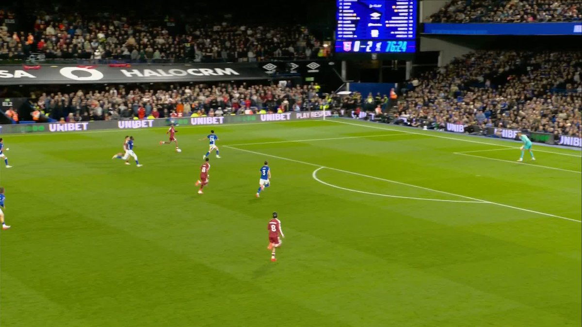 🗣️ "His ability, his pace, he looked bang at it." The Premier League Weekend show discusses Bradley Barcola's debut for Liverpool in their win against Ipswich.