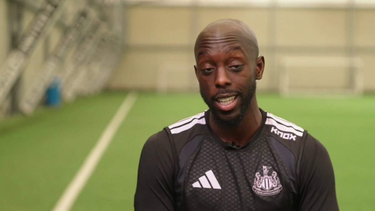 🗣️ "I'm just fit, that's the difference! That's why I'm a bit sad because you didn't see the real Wissa..." Yoane Wissa discusses his start to the season, life under head coach Matthias Jaissle, and the club's proposed state-of-the-art training complex. 🎤 Andy Kerr #NUFC